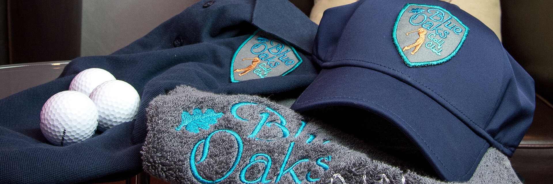 [Translate to Türkisch:] Embroidered golf towel and cap