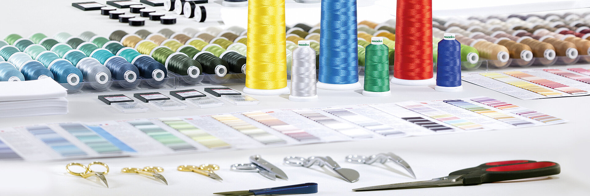 Madeira Sortimentsübersicht Stickerei Garne, Vliese, Zubehör