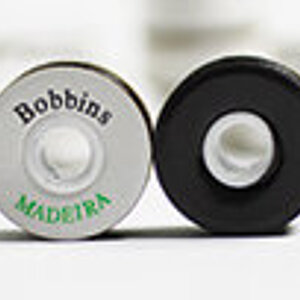 [Translate to Vietnamesisch:] magnetic sided underthread bobbins
